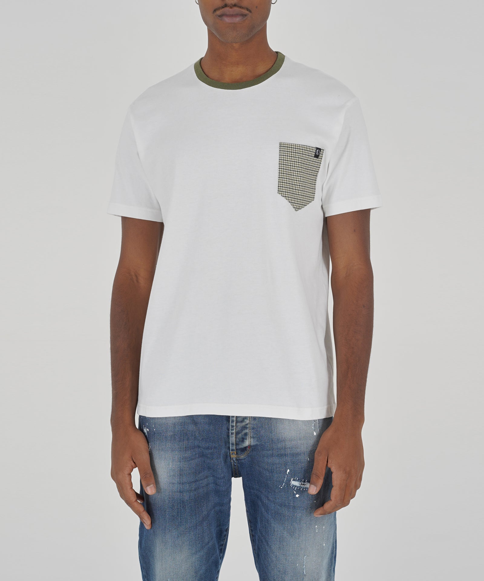 T-shirt con taschino tessuto a contrasto