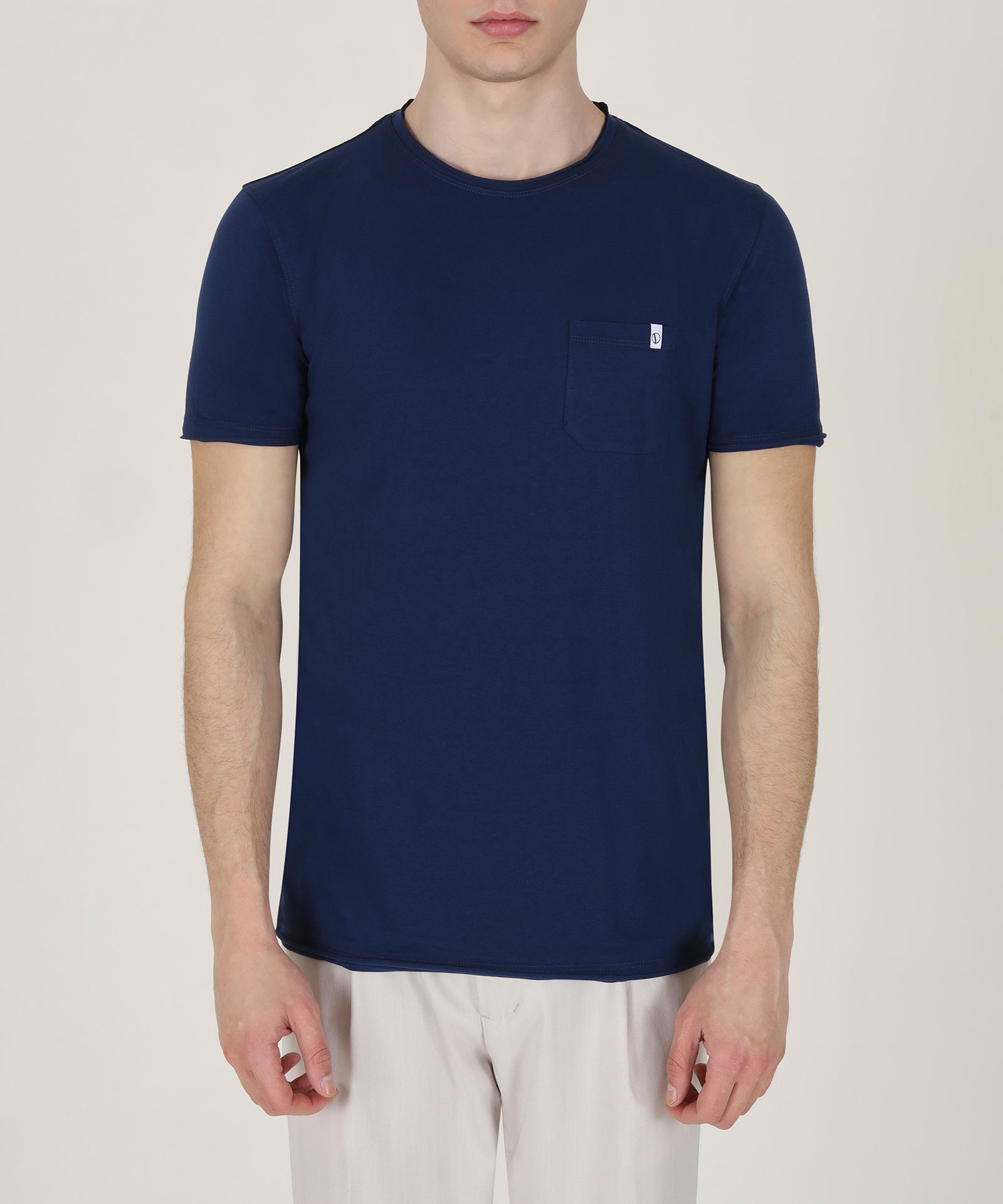 CAMISETA BÁSICA CON BOLSILLO