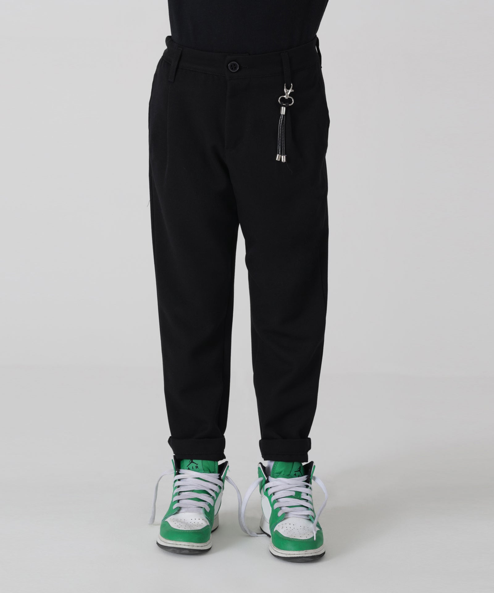 Pantalone con tasche a filo e pinces